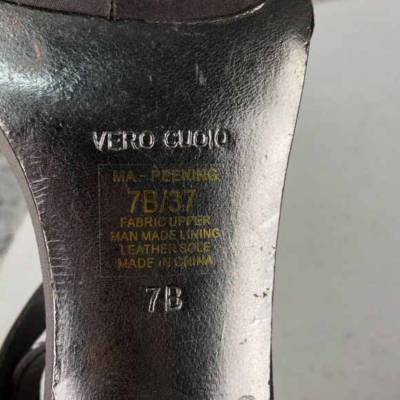 BCBGMaxAzria Women's Size 7B Peeking Grey Silver Fabric Embellished Heels - Picture 15 of 15